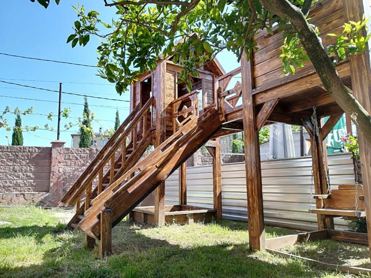 Runo Guest House Гагра Екстериор снимка
